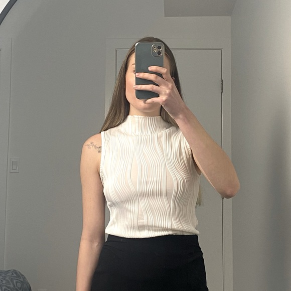 Solid Mock Neck Water Ripple Texture Tank Top - Small - White - Rihoas - Picture 2 of 8